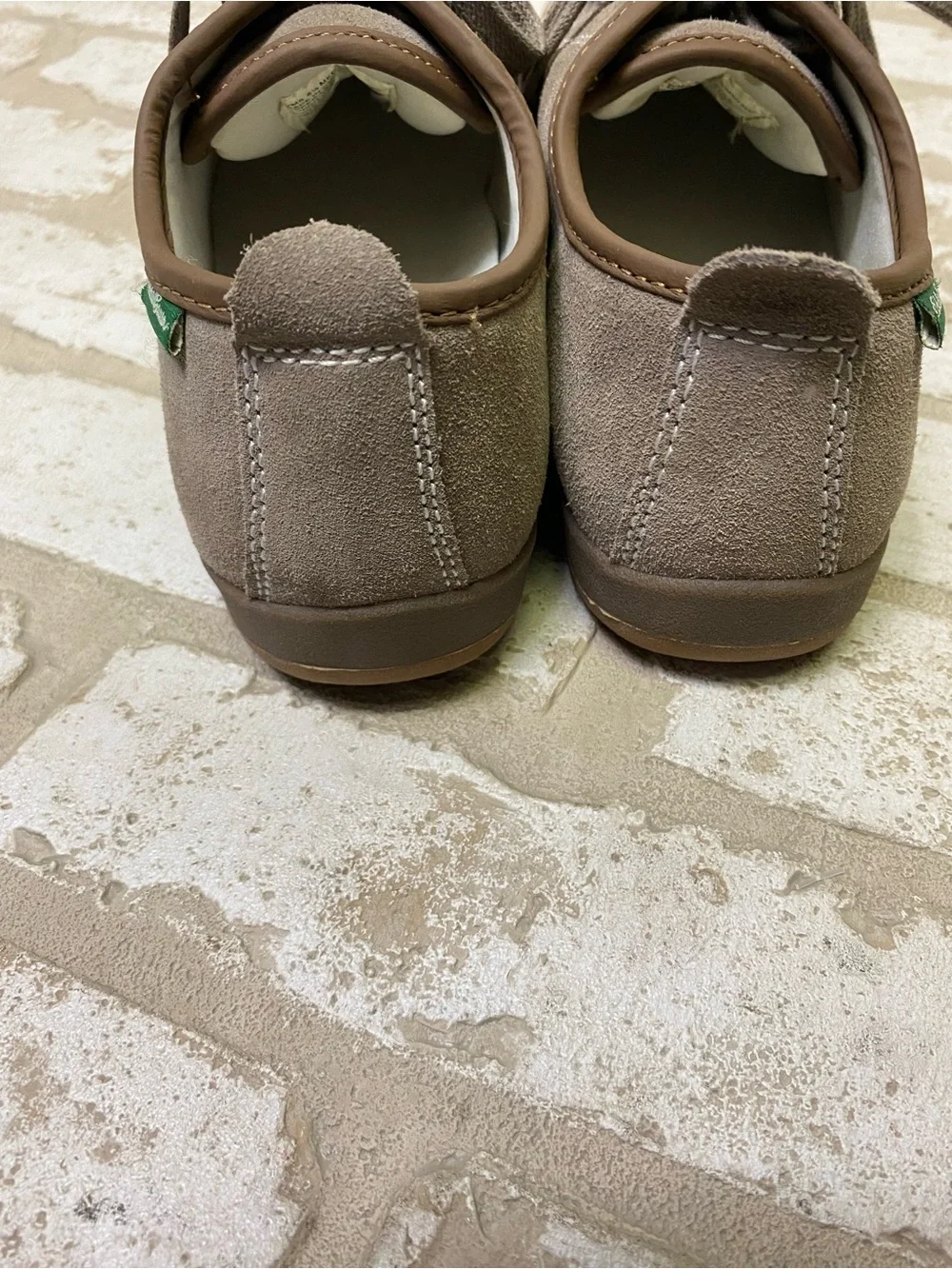 Eddie Bauer Women 6.5 Henderson Pine Suede Leather Walking Casual Sneakers Taupe